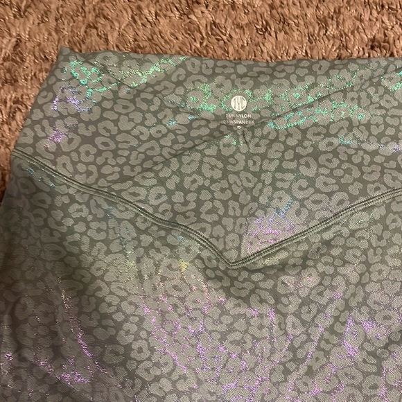 Tilyoucollapse shiny leggings - Picture 3 of 5